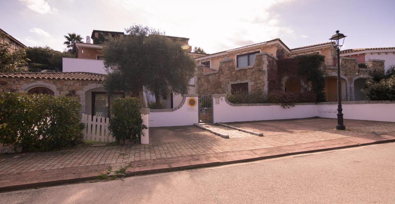 Residenze Il Girasole Aparthotel Golfo Aranci Luaran gambar