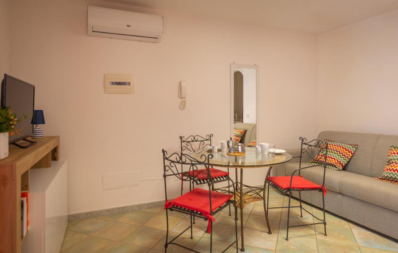 Residenze Il Girasole Aparthotel Golfo Aranci Luaran gambar