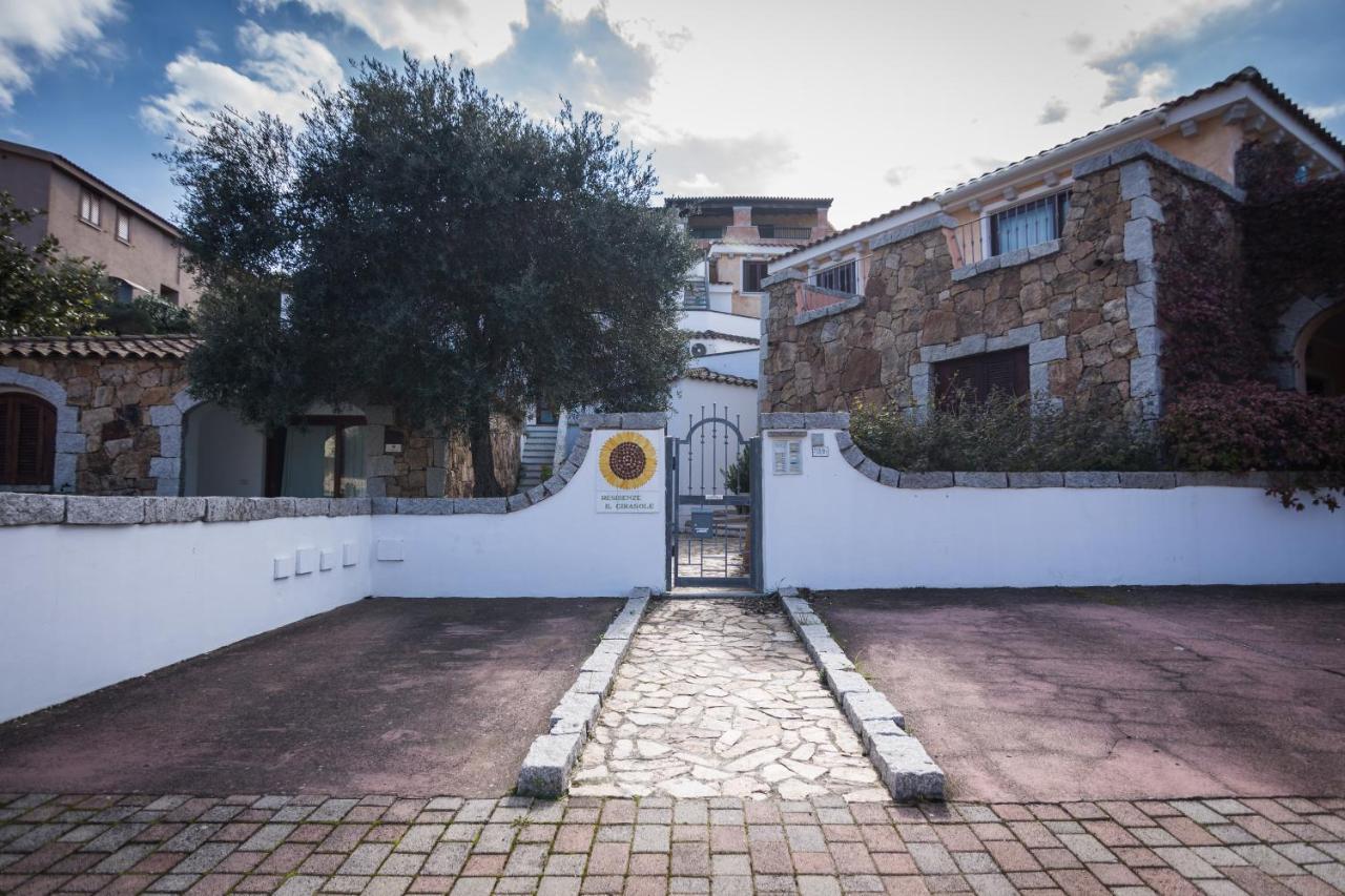 Residenze Il Girasole Aparthotel Golfo Aranci Luaran gambar