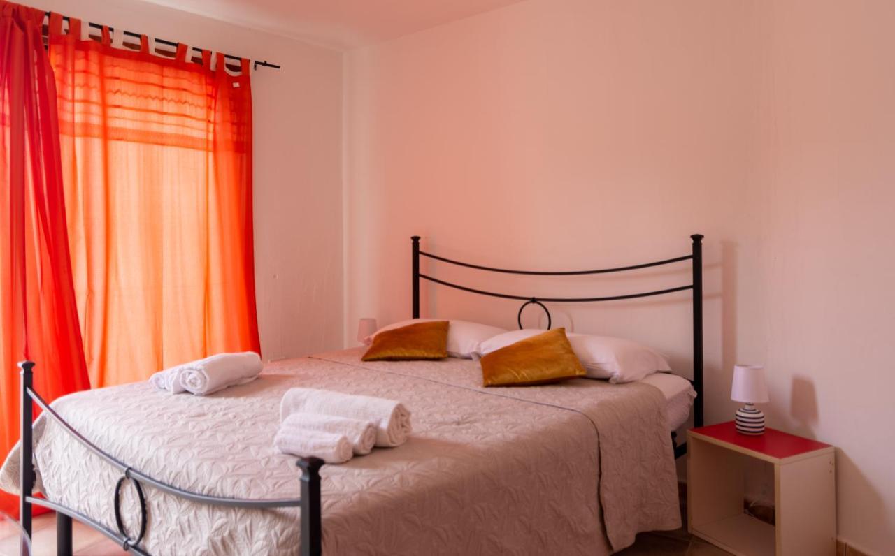 Residenze Il Girasole Aparthotel Golfo Aranci Luaran gambar