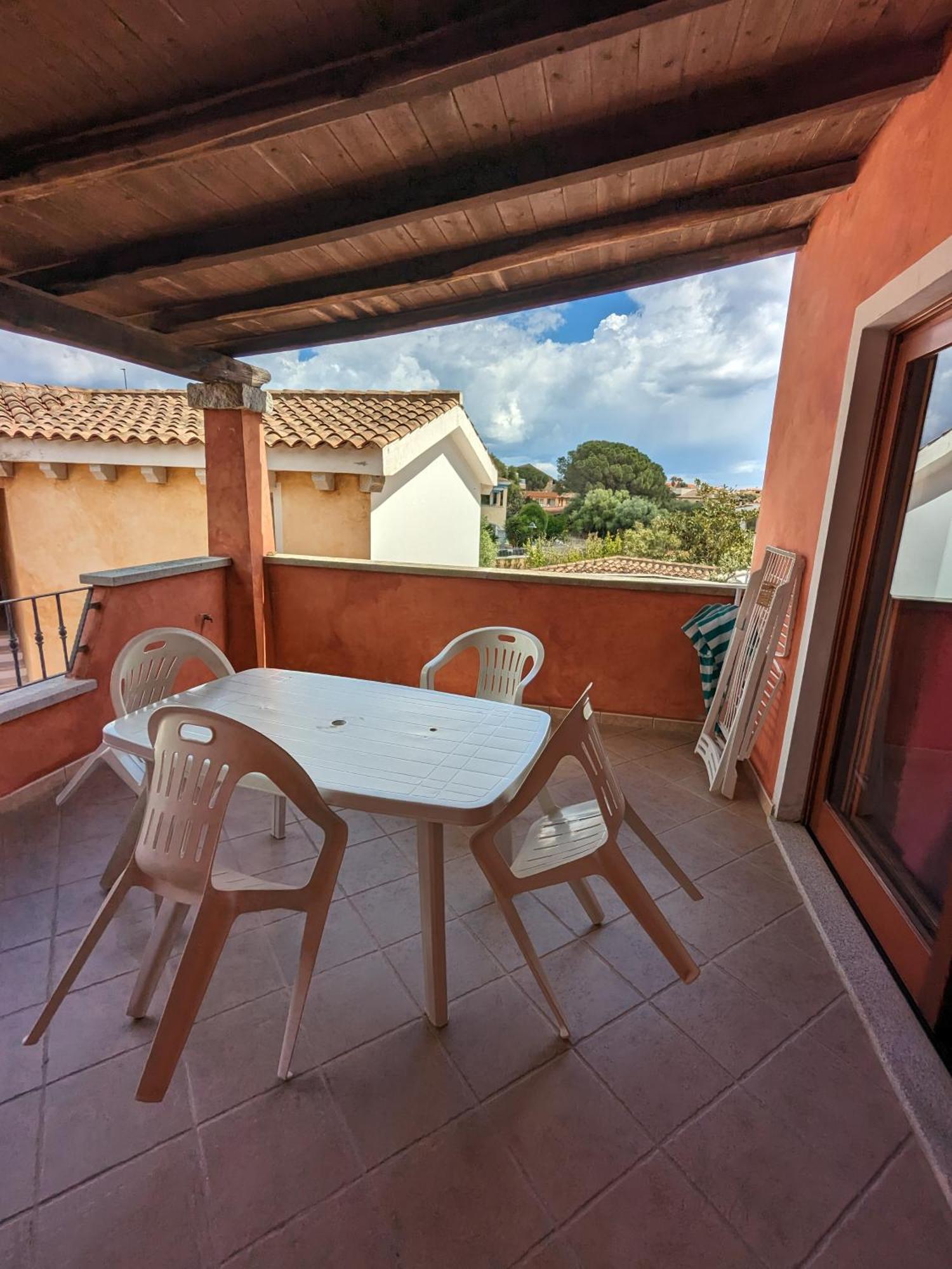 Residenze Il Girasole Aparthotel Golfo Aranci Luaran gambar
